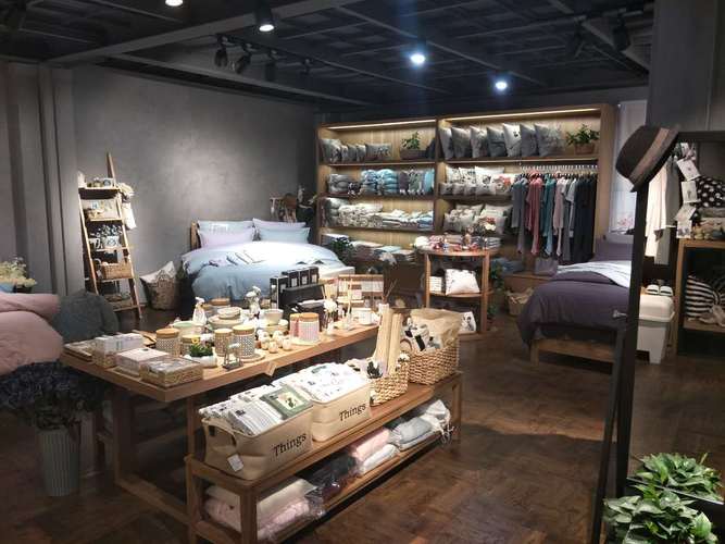 针纺织品,服装服饰,箱包,化妆品,清洁用品,日用百货,五金交电,酒店